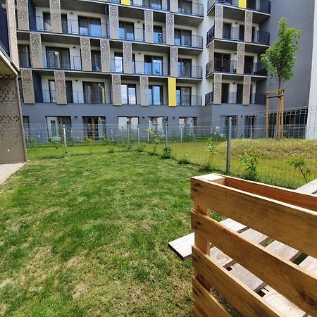 Stylish Apartment With Terrace And Garage In The City Center Plzeň Exterior foto