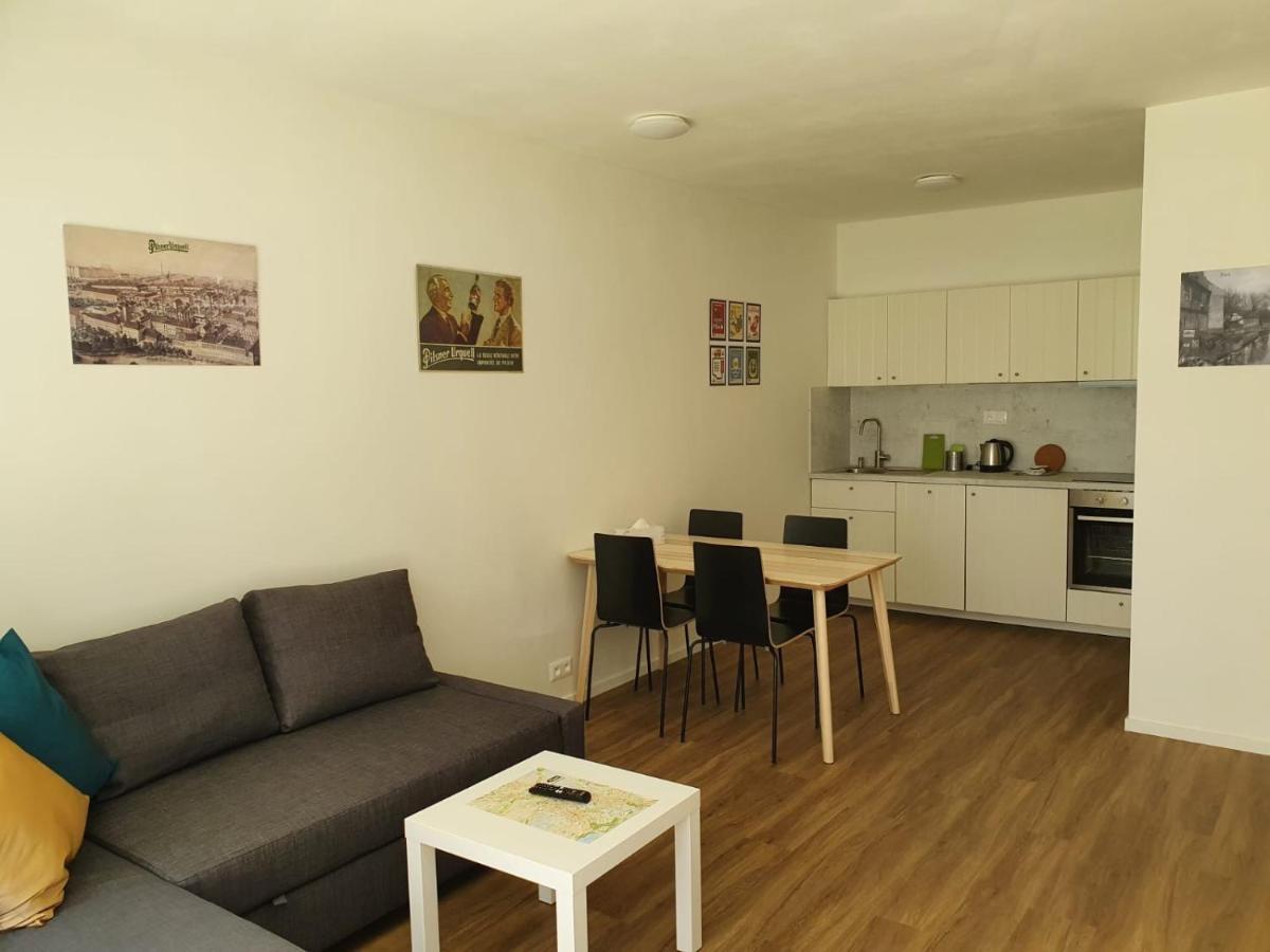 Stylish Apartment With Terrace And Garage In The City Center Plzeň Exterior foto